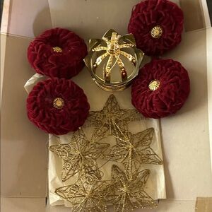 Red and Gold Decorative Set
